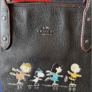 Coach X Peanuts LE Peanuts Snoopy City Zip Tote 18904
